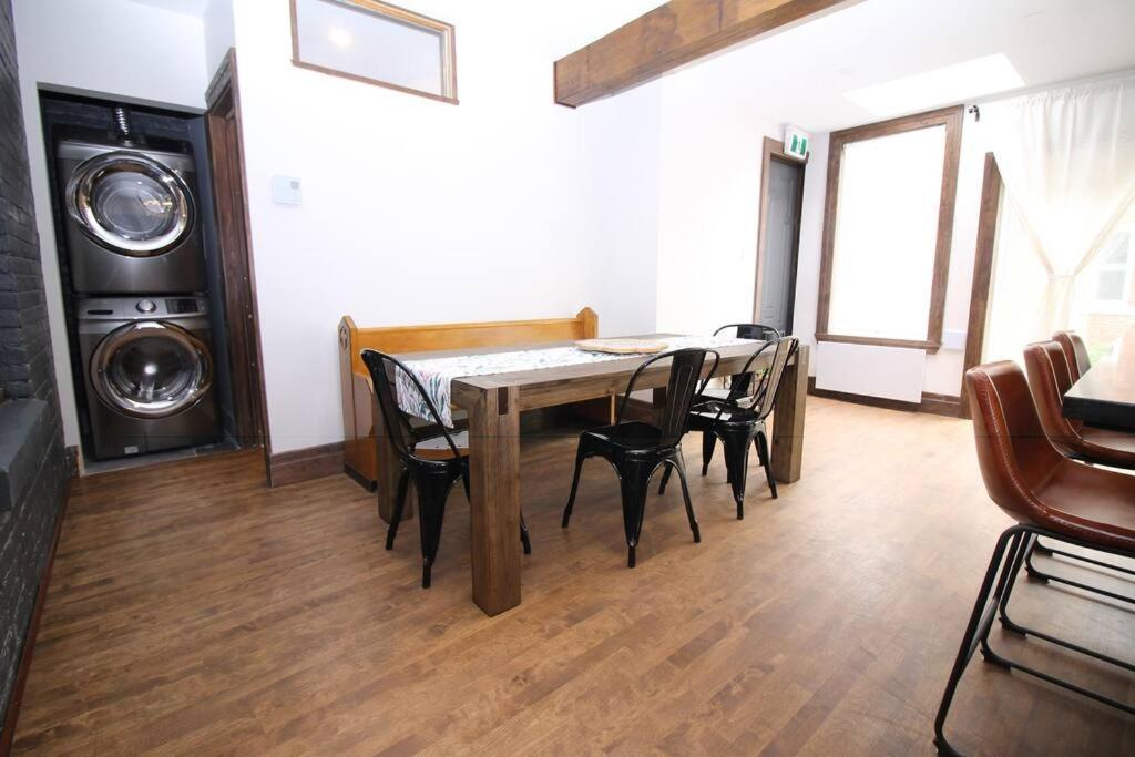 Charm & Luxury Vacation Headquarters To Downtown! Apartment Монреал Екстериор снимка
