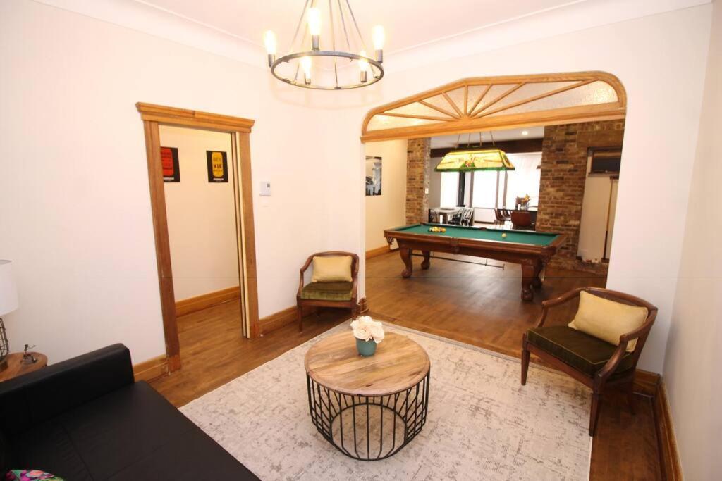 Charm & Luxury Vacation Headquarters To Downtown! Apartment Монреал Екстериор снимка
