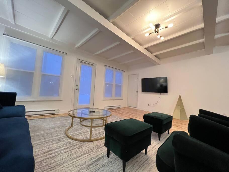 Charm & Luxury Vacation Headquarters To Downtown! Apartment Монреал Екстериор снимка